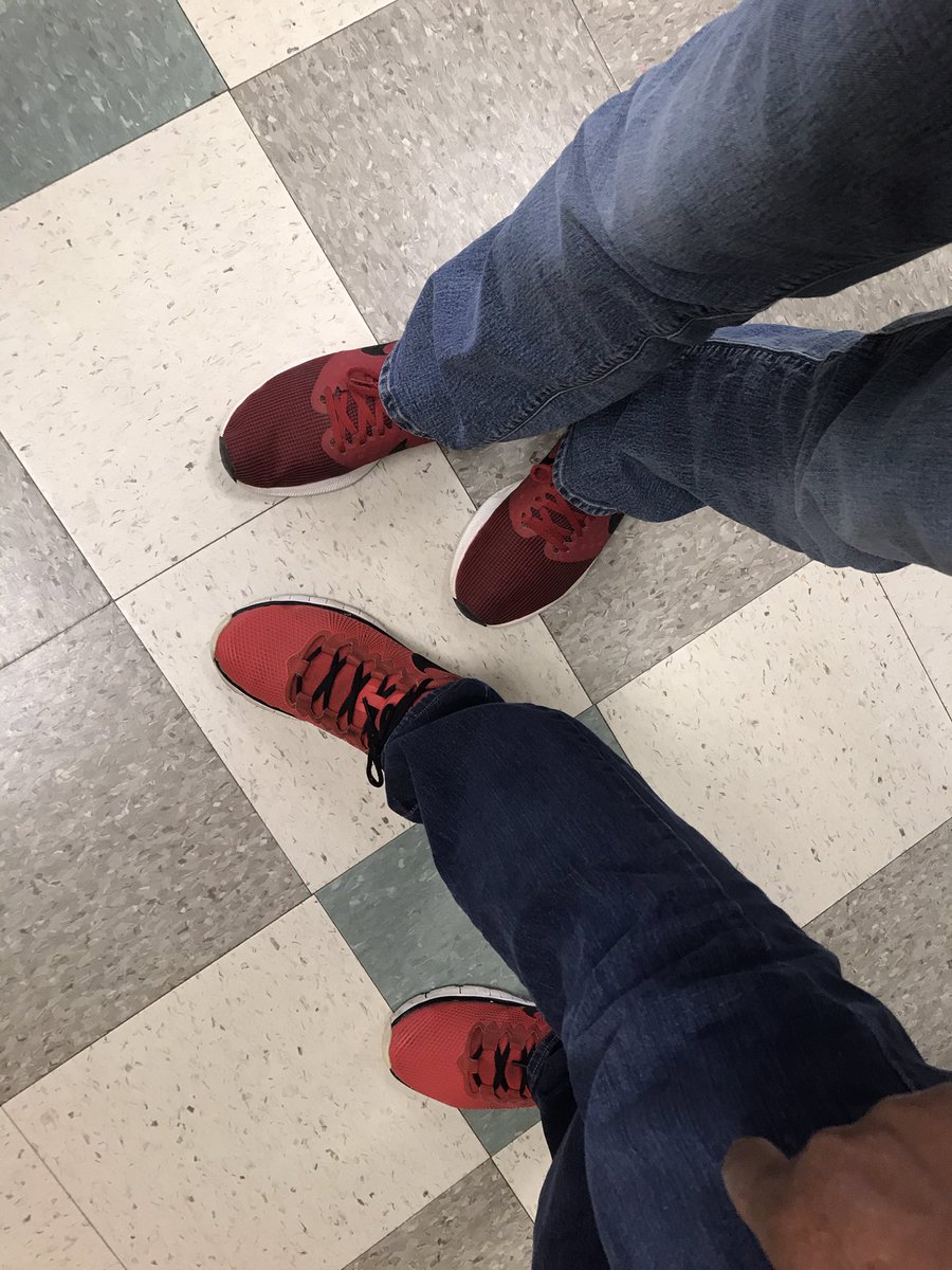JeanMeares's tweet photo. “Twins day” #ONEwlms We even have matching shoes! https://t.co/rewPNQG2S5