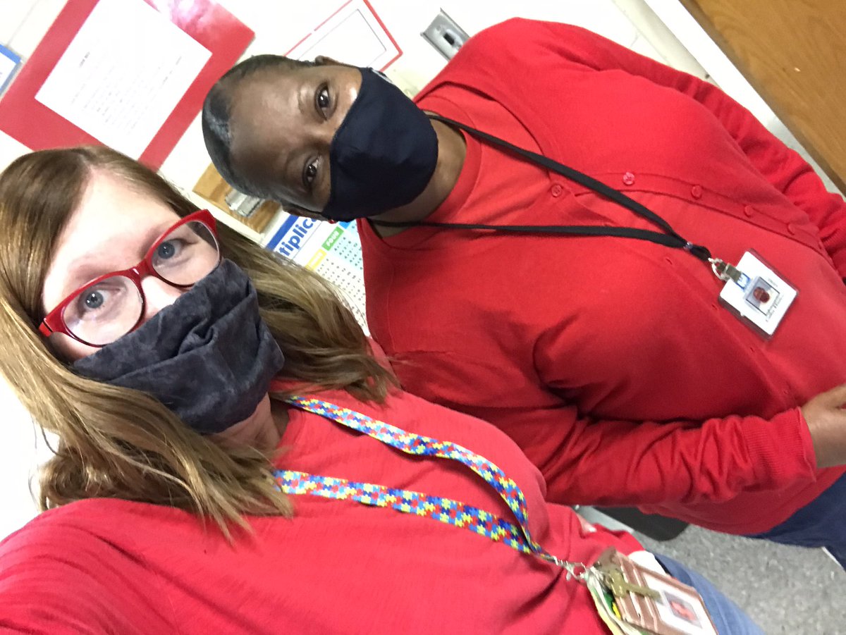 JeanMeares's tweet photo. “Twins day” #ONEwlms We even have matching shoes! https://t.co/rewPNQG2S5