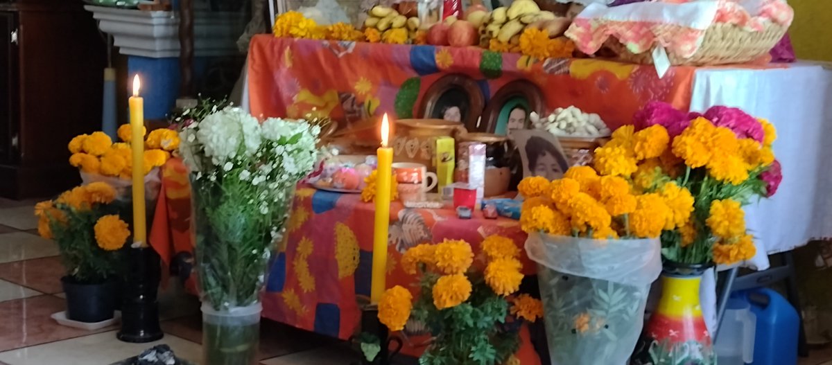 MomoxJose's tweet photo. La tradicional ofenda en la casa de mis padres para nuestros  fieles difuntos,- Ánimas Benditas protejan a nuestras familias-. https://t.co/Grrz7Rh3jc
