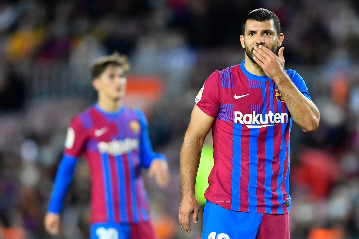 CCentral_ok's tweet photo. 💣LA PEOR NOTICIA PARA EL KUN:

 “Agüero ha sido sometido a un proceso diagnóstico y terapéutico por parte del Dr. Brugada. No está disponible para selección y, durante los próximos tres meses, se evaluará la efectividad del tratamiento para determinar su proceso de recuperación” https://t.co/MhILrFYh5c