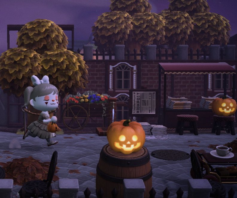 annasflora's tweet photo. I really didn’t like the pictures I got yesterday, so I took some new ones 🎃 https://t.co/yUpabdD9rQ
