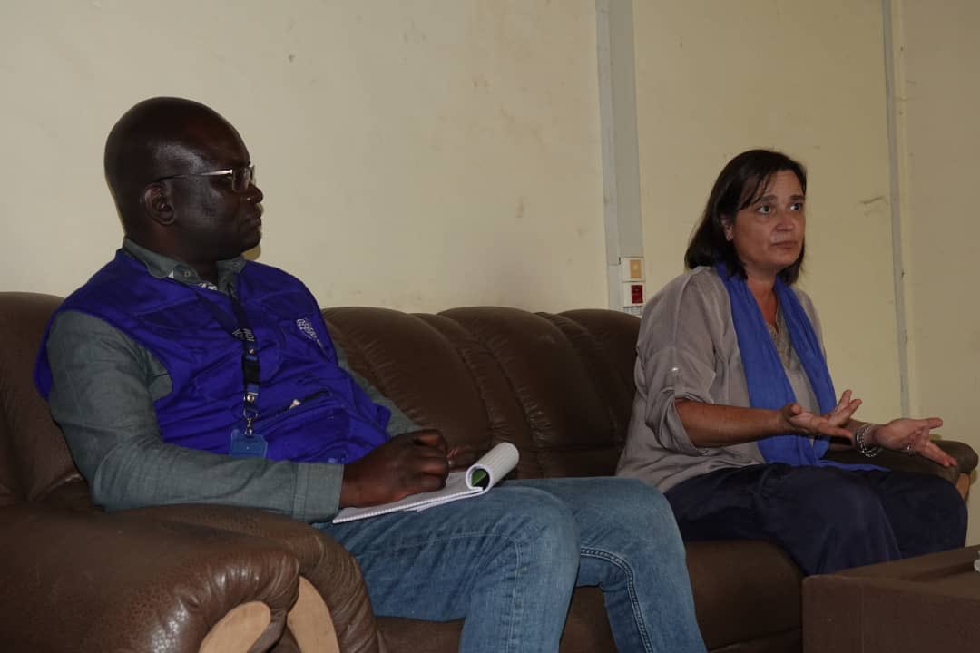 OIMGuinee's tweet photo. « Je suis très honorée d’échanger avec le Directeur de cabinet du gouvernorat, sur le travail conjoint de l’OIM et des autorités locales dans le cadre de la Migration et du développement » Ana Fonseca, Cheffe de Mission de OIM, en visite de terrain dans la Région de N’Zérékore. https://t.co/RYkOWXYjVA