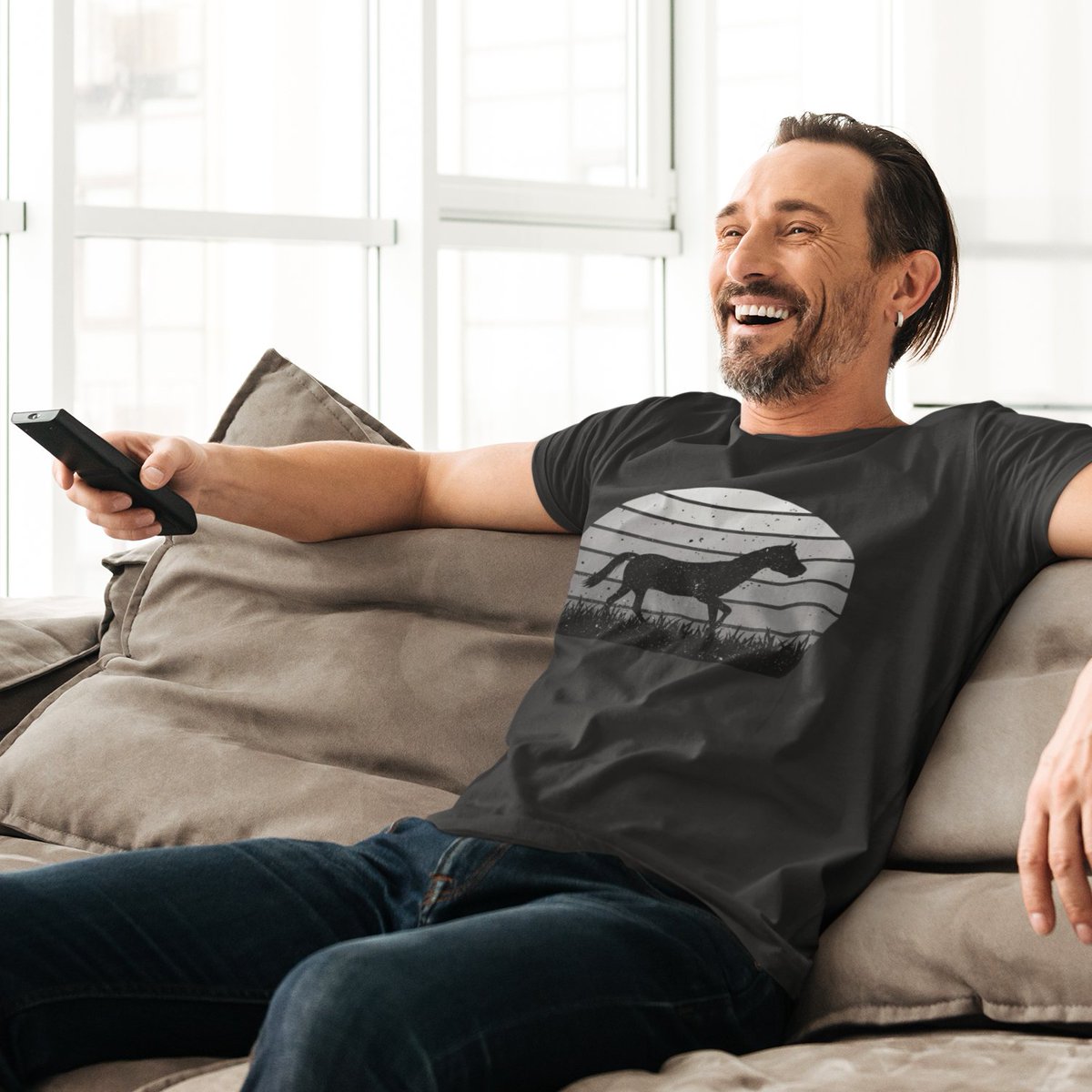 Teejunction_au's tweet image. #MelbourneCup Enjoy the race that stops the nation today!
🏇 🏇 🏇 🏇 🏇
We will be back on Wed 3 Nov

In the meantime, have a squiz at our ready made tee range including this #HorseTee at 
linktr.ee/TeeJunction_au

#TeeJunction
#MelbourneCupDay #TheRaceThatStopsTheNation