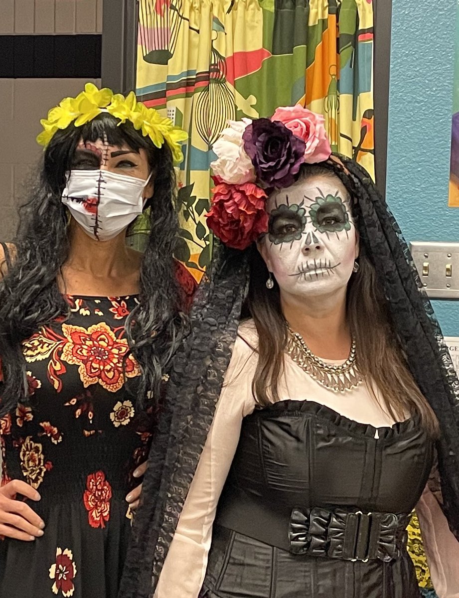 Our “Día de los Muertos” celebration was a success! I loved to see my students celebrating it! I would like to thank parents for their support! Muchas gracias! <a href="/CTMSWolfWay/">CTMS Wolves</a>  @WorldLang_GCISD