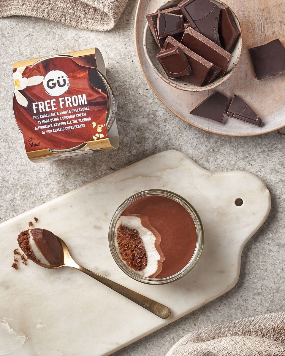 You wanted vegan goodness, so we’ve given you layers of it…🥄

What’s your dessert of choice this #worldveganday?