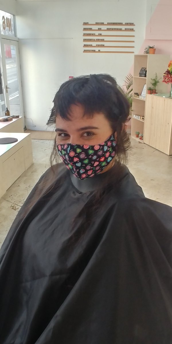Zefruitbatty's tweet photo. Today was the big day, and my head is now a whole lot lighter! Thank you to everyone who has donated, we've raised an incredible £1000 for @elfcharity which is double my original goal. If anyone wants to keep contributing you can use the link below:

https://t.co/FMyqEHVEJc https://t.co/ZdHTI8UAWg