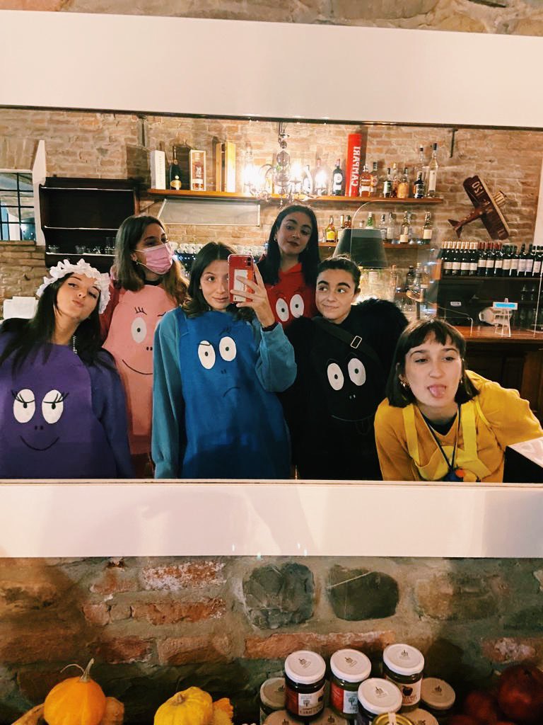 cdlmartixx's tweet photo. Ad Halloween eravamo dei Barbapapà https://t.co/NrOU0jIvLO