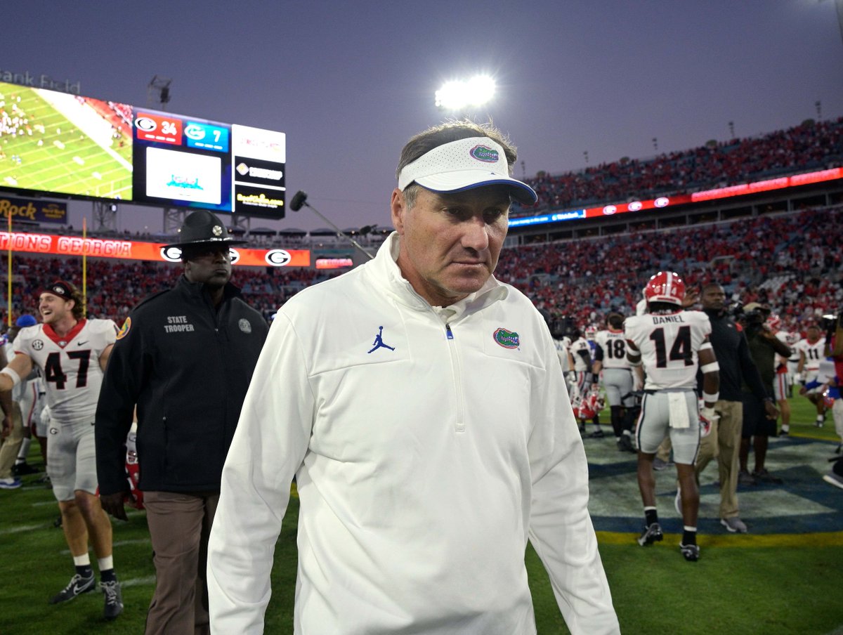 barstoolsports's tweet photo. Dan Mullen Says He Doesn't Recruit During Football Season, Which May Help Explain Why Florida Sucks https://t.co/2UQuZFXBec https://t.co/1hgbfaDHDF