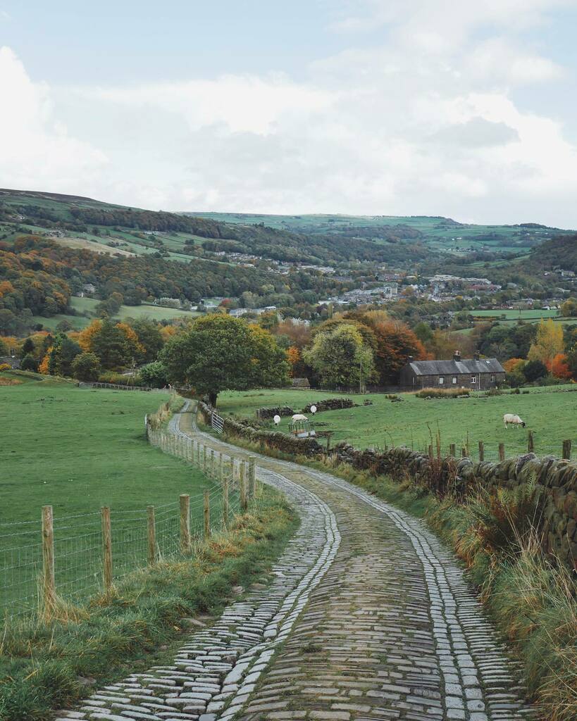 sowandroam's tweet photo. Ugh, what an eyesore! #hebdenbridge #thisisyorkshire #outdoorwomen https://t.co/KVyjIgRyIQ https://t.co/tznELg86JZ