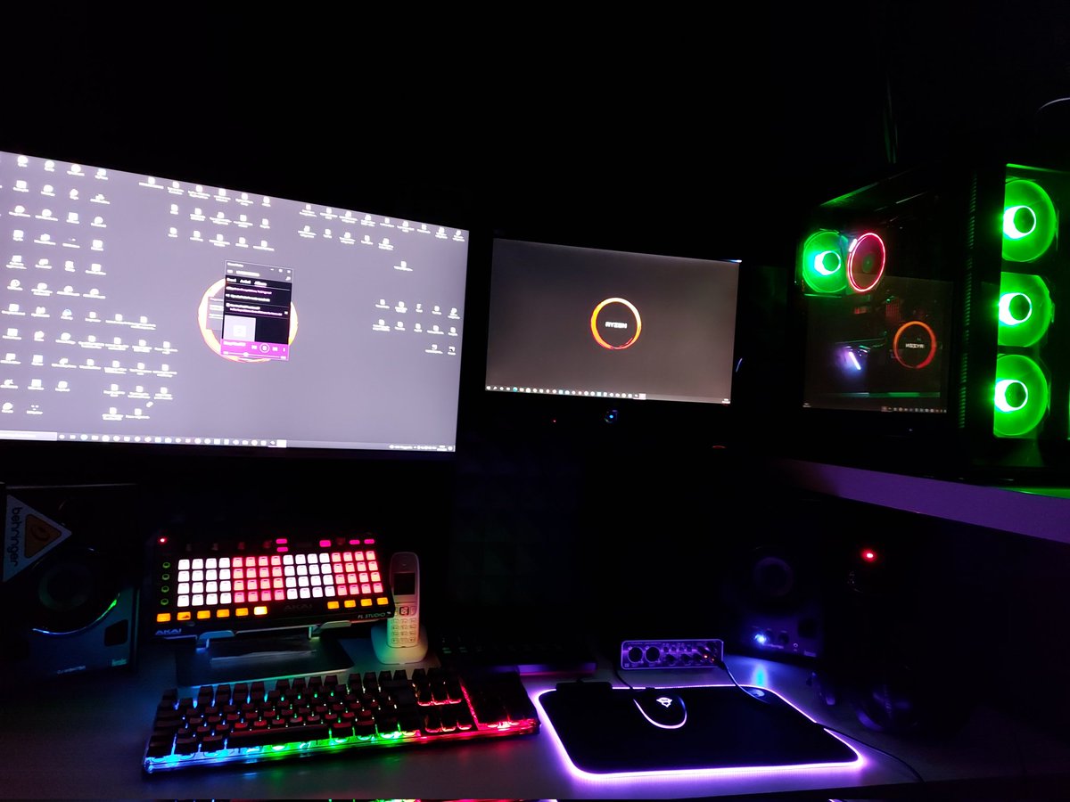 AndreTechToTech's tweet image. #studiotime #music #producers 😎