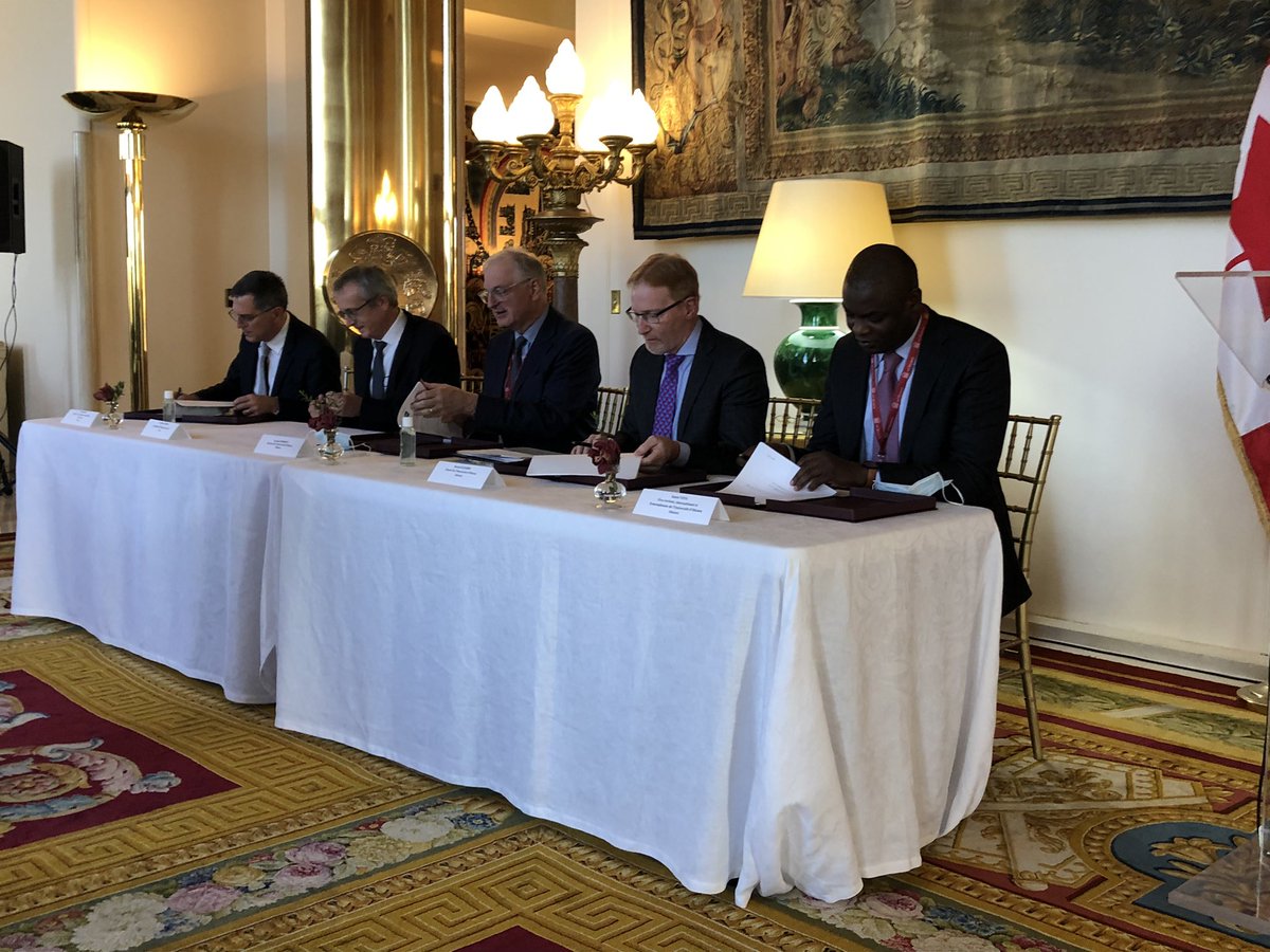 La Faculté de médecine est fière de célébrer son partenariat avec l’<a href="/UnivLyon1/">Université Lyon 1</a> et les <a href="/CHUdeLyon/">HCL - Hospices Civils de Lyon</a>. Un des 7 volets de cette coop = une entente de mobilité des internes lyonnais et des résidents de l’<a href="/uOttawa/">Université d'Ottawa | University of Ottawa</a>. Merci à <a href="/franceaucanada/">La France au Canada 🇫🇷 🇪🇺</a> de nous avoir accueillis! 🇫🇷🇨🇦

<a href="/uOttawaMed/">uOttawa | Faculté de médecine, Faculty of Medicine</a>