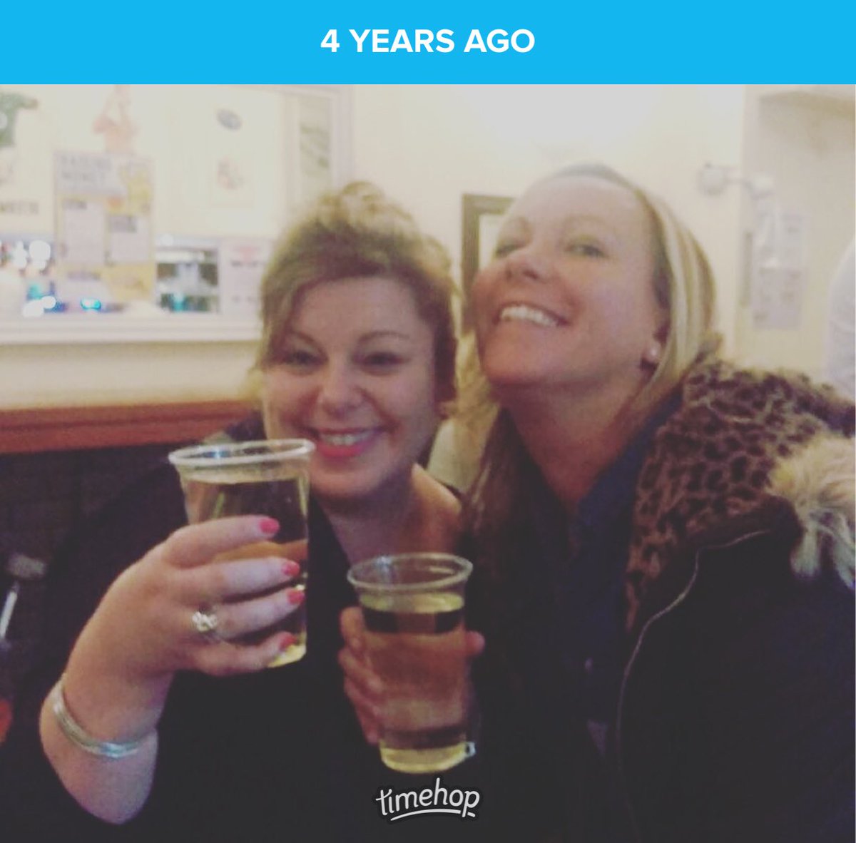 lauraoakley81's tweet photo. God how things were so different then #Ole #PintsOfWine #3-1 https://t.co/zn94yE9Xym
