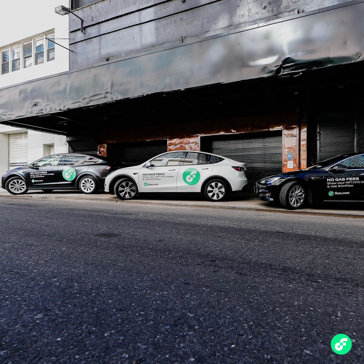 flow_blockchain's tweet photo. Need a lift around #NFTNYC2021? Don't pay outrageous gas fees, we've got you covered #onFlowNYC

🚗 Find a Flow branded @Tesla
👉 Show your @NFT_NYC badge
😉 Sit back and enjoy a #NoGasFees ride #onFlow
💫 Simple as that

👋 See ya on the streets! https://t.co/unmLSb6C2Z