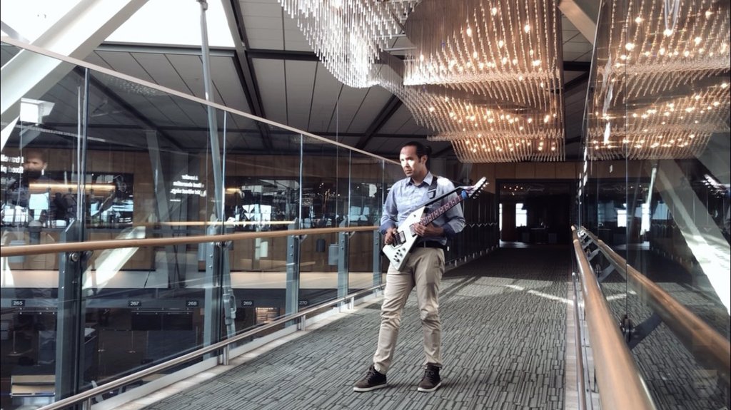 DOC604's tweet photo. I'm #playinglive @FairmontYVR #JetSideBar 6-10 #Saturdaynight! Join me for #finedining and #livemusic at one of #Fairmonthotels most awarded venues. #performing for @siegelent #SiegelEntertainment. https://t.co/7VpJBxiBQM