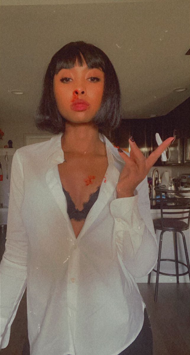 BreaAwells's tweet photo. Halloween2021 #halloween #pulpfiction #witch #goddess https://t.co/ZGZ0OdkPKM