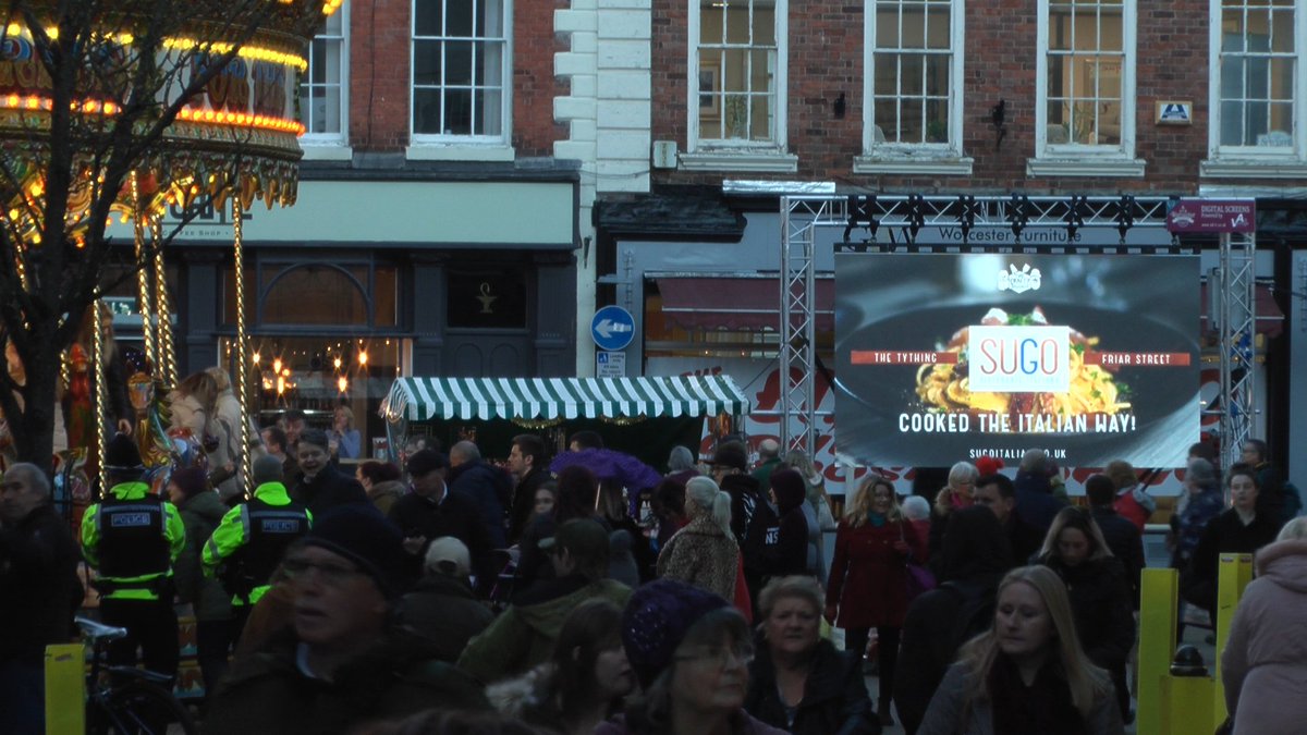 AdvantageDigi's tweet photo. Get your business seen by up to 120,000 visitors at the Worcester Victorian Fayre on the official digital event screens #WorcestershireHour 

High-impact | Visible day &amp; night | Full video adverts

Get in touch at enq@ad-v.co.uk for more details https://t.co/La532LldzD