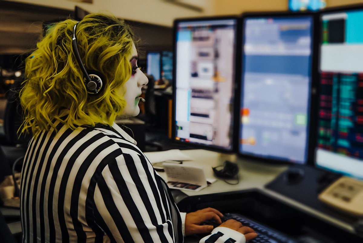 Pheap214's tweet photo. We had some sketchy dispatchers working the floor last night.  If you heard scary or funny voices over the phones don’t worry it was just Halloween 🎃 We’re back to our normal selves and ready for Christmas 🎄 https://t.co/baG5h2C4EW