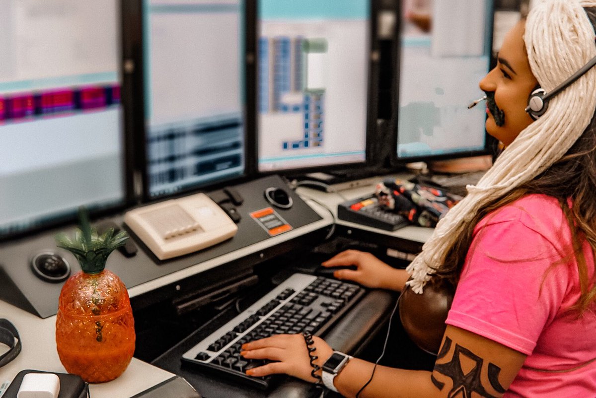 Pheap214's tweet photo. We had some sketchy dispatchers working the floor last night.  If you heard scary or funny voices over the phones don’t worry it was just Halloween 🎃 We’re back to our normal selves and ready for Christmas 🎄 https://t.co/baG5h2C4EW