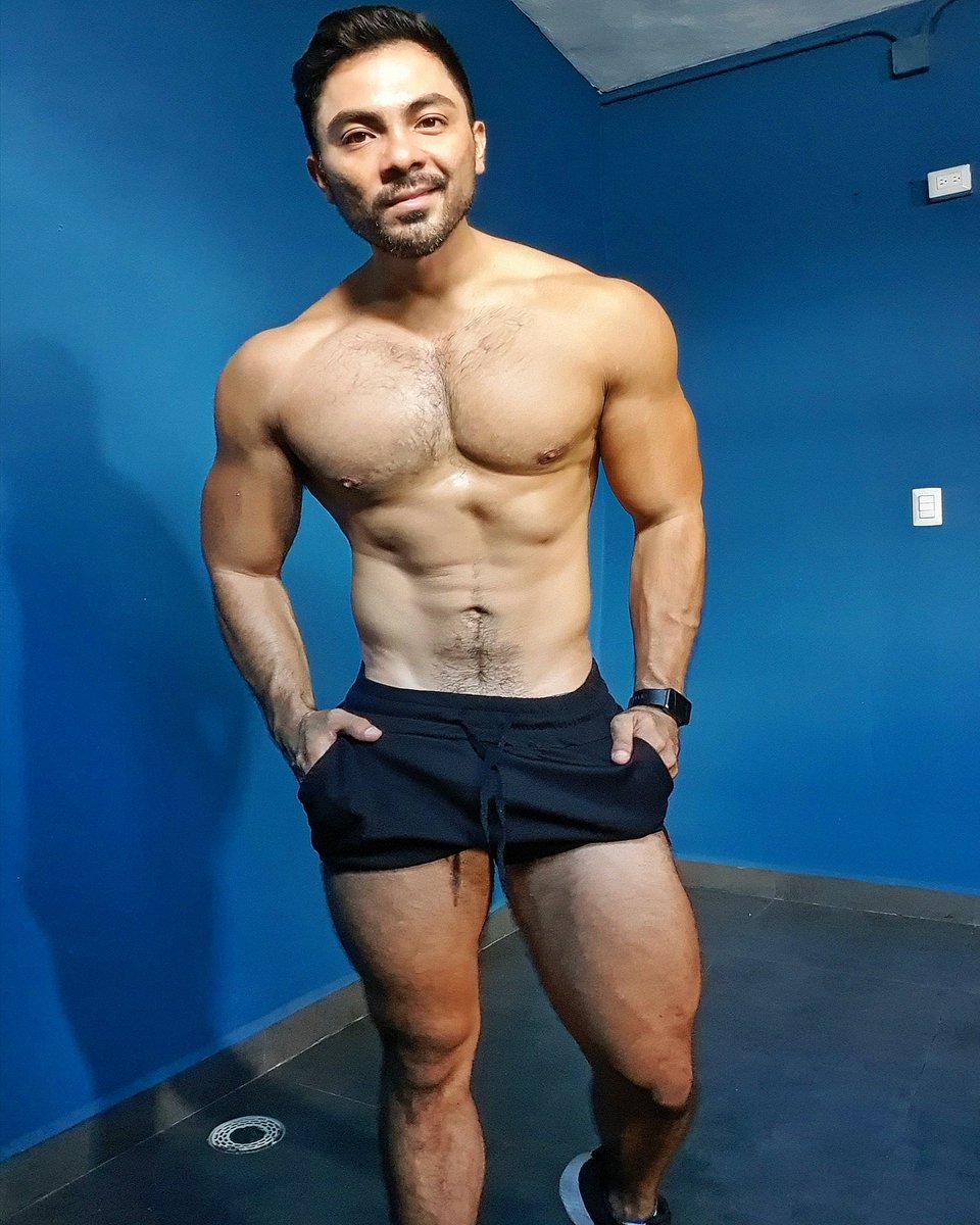 leakova's tweet photo. Gym 🏋🏽♂️
.
.
.
#quieropib
#seentreno
#mescumpleañero
#RampageUnity https://t.co/50FtnMtoEr