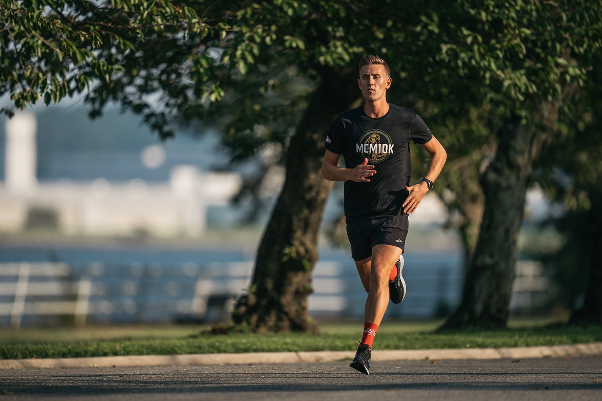 DNitkiewicz's tweet photo. I've had a pretty cool side job this year with @brooksrunning  as a member of their #RunHappyTeam acting as a role model to share stories on social media to inspire others to run their path to a better self. Here are some photos from my photo shoot for the Marine Corps Marathon! https://t.co/6gqeyO8qnt
