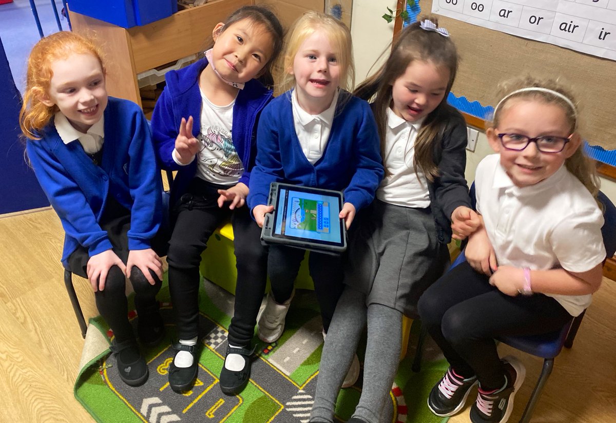 MissCleaver's tweet photo. 👾👾👾We had a go at coding today in our technology lesson with @CodeMonkeySTU 👾👾👾 #vpstech https://t.co/CuOuBBGzvj