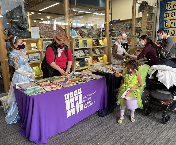 ParksforClark's tweet photo. Thanks for joining us at a #BOOVILLE! We hope you had a spooktacular time! If you enjoyed BOOVILLE, love your parks, trails, and rec programs, become a Sustaining Member for as little as $5 pm. https://t.co/Chn6Fcgrjz. Membership helps us fill funding gaps across #ClarkCountywA https://t.co/Ok6q2WWKCz