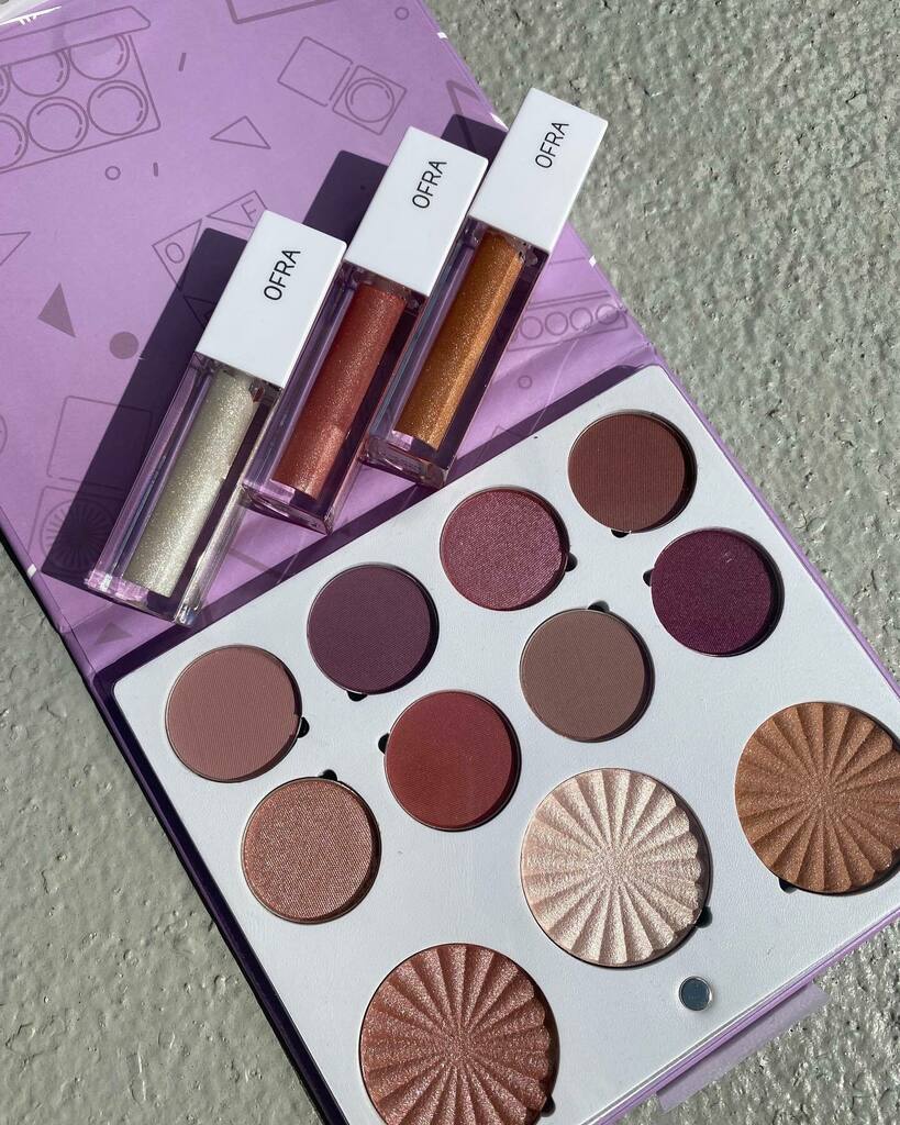 OFRACosmetics's tweet photo. LIFE'S A DRAFT and #SAMSQUAD just go better together 👯⁠
-⁠
You can grab both on #sale now use code: SECRETSALE at checkout⁠ 🏃‍♀️⁠ https://t.co/6vtQcZKOAx https://t.co/ZrajcsbCzg