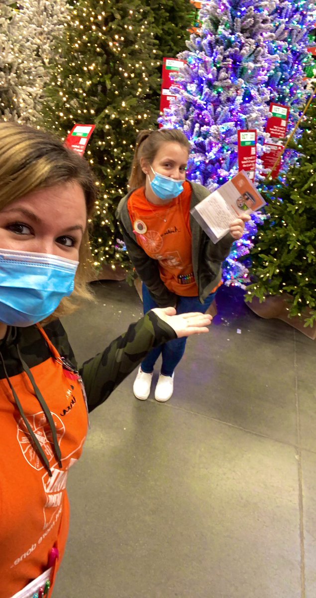 gwilsonrealtor's tweet photo. Recognizing Amber and Helen today! Amber is a newer SD Associate and the last 5 weeks in a row she has gotten atleast one 100 on Online SAT and Helen got SD Associate of the Month for going above and beyond every shift 💪🏼🤩 Great job ladies!! https://t.co/KyZCh9wASu