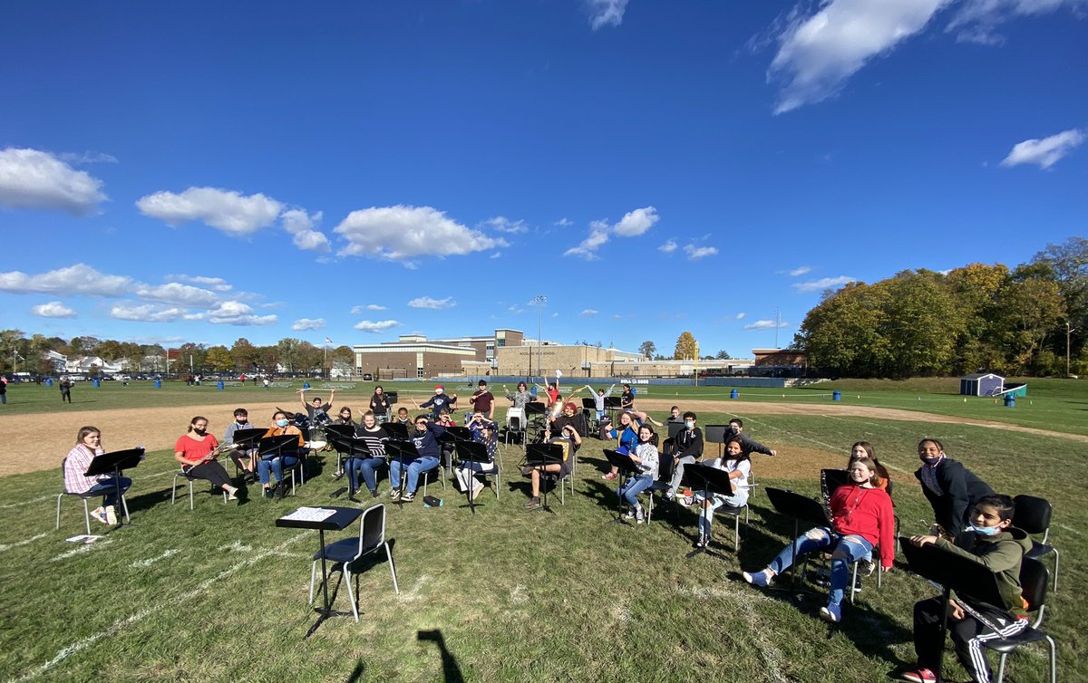 MsCrookRMS's tweet photo. Great day for the Great Pumpkin Race!! 6-8 grade pep band made its debut from the infield! https://t.co/wOj6XOVhiK
