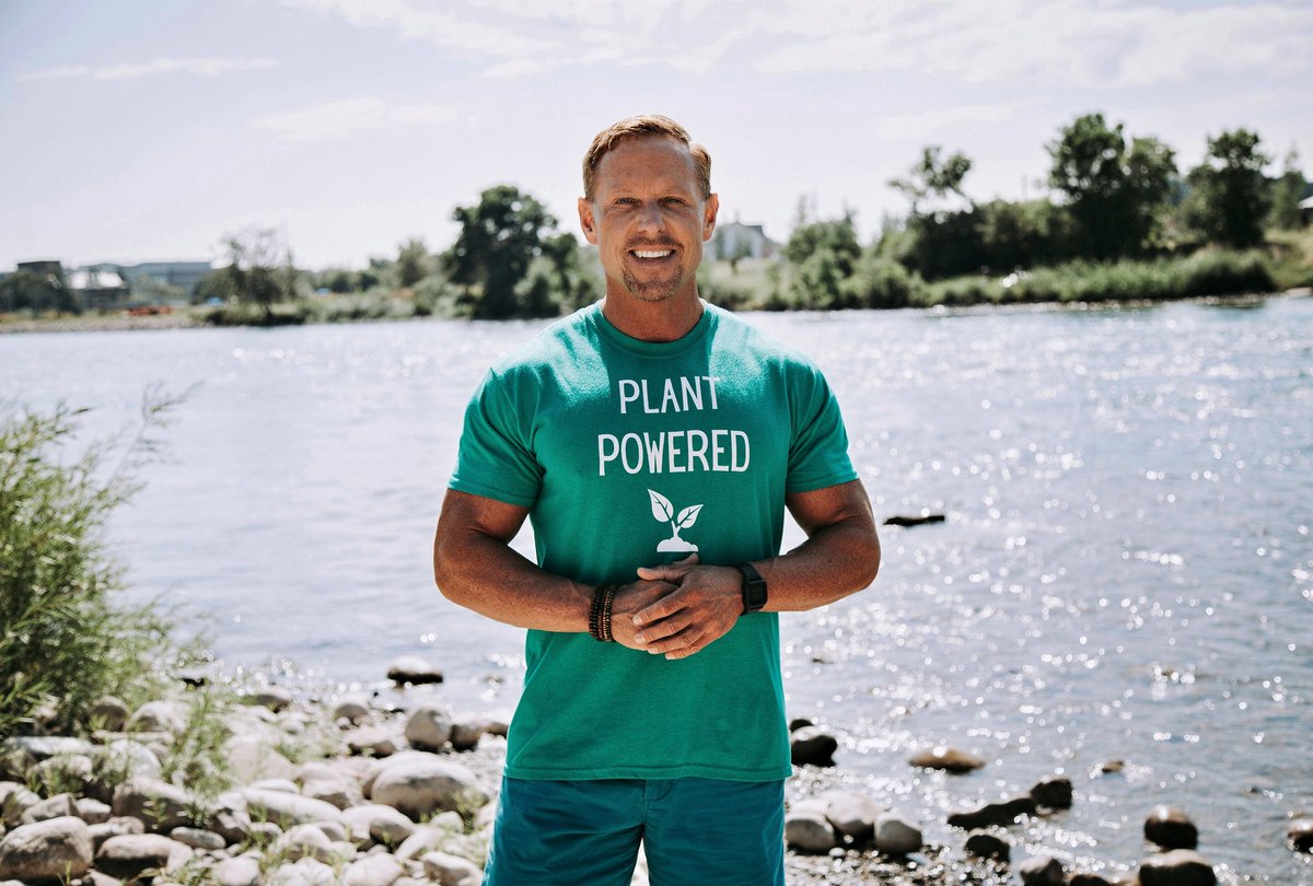 Christopher W. tweet media