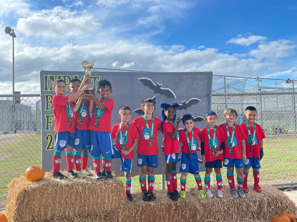 sanjuansouth's tweet photo. Great job to our 2014 Champions Boys! ⚽️🎃🏆 #sanjuansouth #BetterTogether #yeahboiii https://t.co/LlKM5KajX9