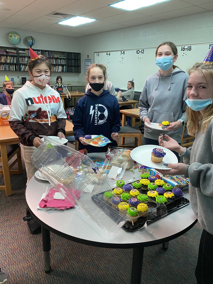 CSPARKSDMS's tweet photo. Celebrating the submission of our Battle of the Brains proposal:). #dmsleads #BOTBKC https://t.co/raBS8Qq2yn