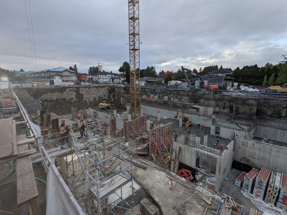 VanMarInc's tweet photo. Here's a peek at the lower parkade walls & slab prep. at our Options site in Surrey. #BoniMadisonArchitects #NewCommonsDevelopmentConsultants #Construction https://t.co/RFsLpNCPNo