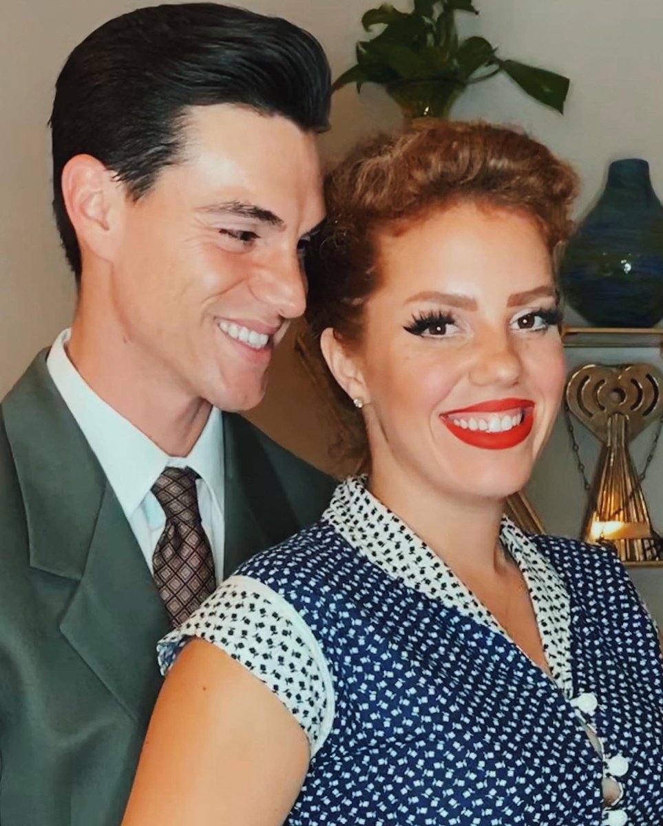 MahoganyLOX's tweet photo. I Love Lucy ❤️
Happy Halloween from Ricky &amp; Lucy ! https://t.co/XGr7ISLN3G