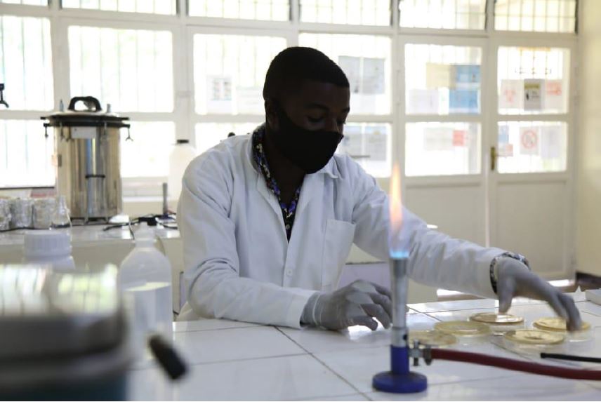 gppafrica's tweet photo. An Incredible #Homegrownsolution to poultry farmers and egg buyers designed by #GPPAfrica community member&amp; #IPRC graduate @AugustinIRADUK3. He is preserving eggs into powder to halt egg shortage and price fluctuations. @FAORwanda @PSF_Rwanda @ClaudetteIrere @FoodSystems #RwOT https://t.co/C3pXsqYd5g