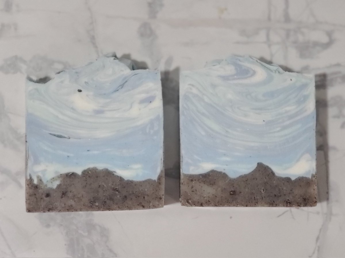 yzachmeyer's tweet photo. This soap 😍🌊

'Oceans Rise' will be available on November 15th. 😜 https://t.co/9DlKqqzjWB
