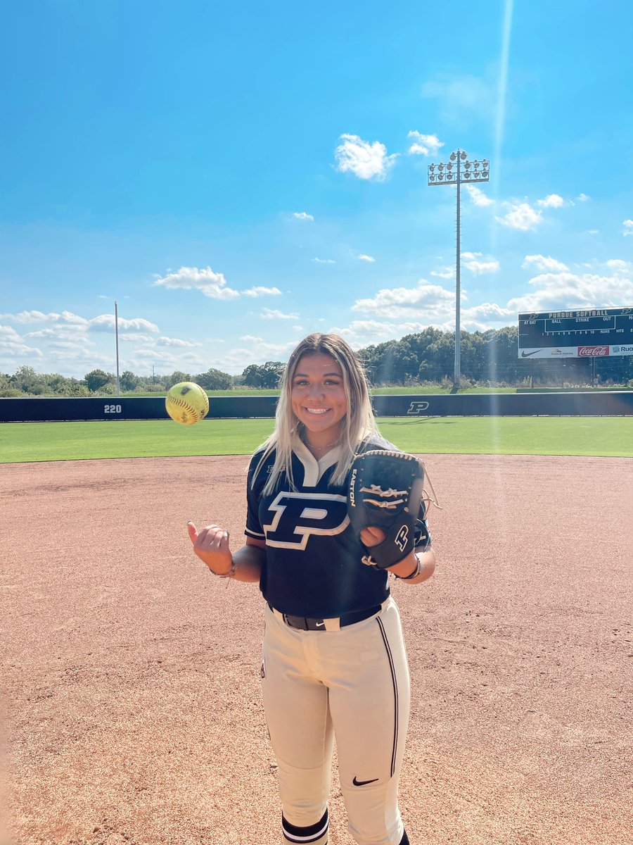 bellabaconn's tweet photo. unbelievably blessed to announce that I will be continuing my academic and softball career at Purdue University. I have so many to thank who’ve helped me get to this point and for that I am so grateful, especially the Purdue staff for believing in me. 

GO BOILERS🚂✨ https://t.co/r7mVrhdr8N
