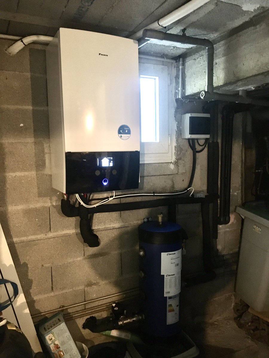 atexe_fr's tweet photo. 🔆🏡Nous, atexe, avons à cœur de vous accompagner dans la réussite de vos projets de rénovation énergétique.
Remplacement d’une chaudière à gaz par une pompe à chaleur air-eau #cop26 #énergierenouvelable #pompeachaleur #atexe #Daikin #Atlantic #Montpellier #Anah #maprimerenov https://t.co/bp5FBorpcQ
