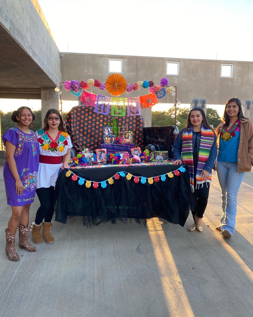 TCU_CUS's tweet photo. Lots of community engagement this weekend! Saturday we served at Hope farm and then participated in a trunk or treat 🎃🤍 https://t.co/1tuLcY2qWC
