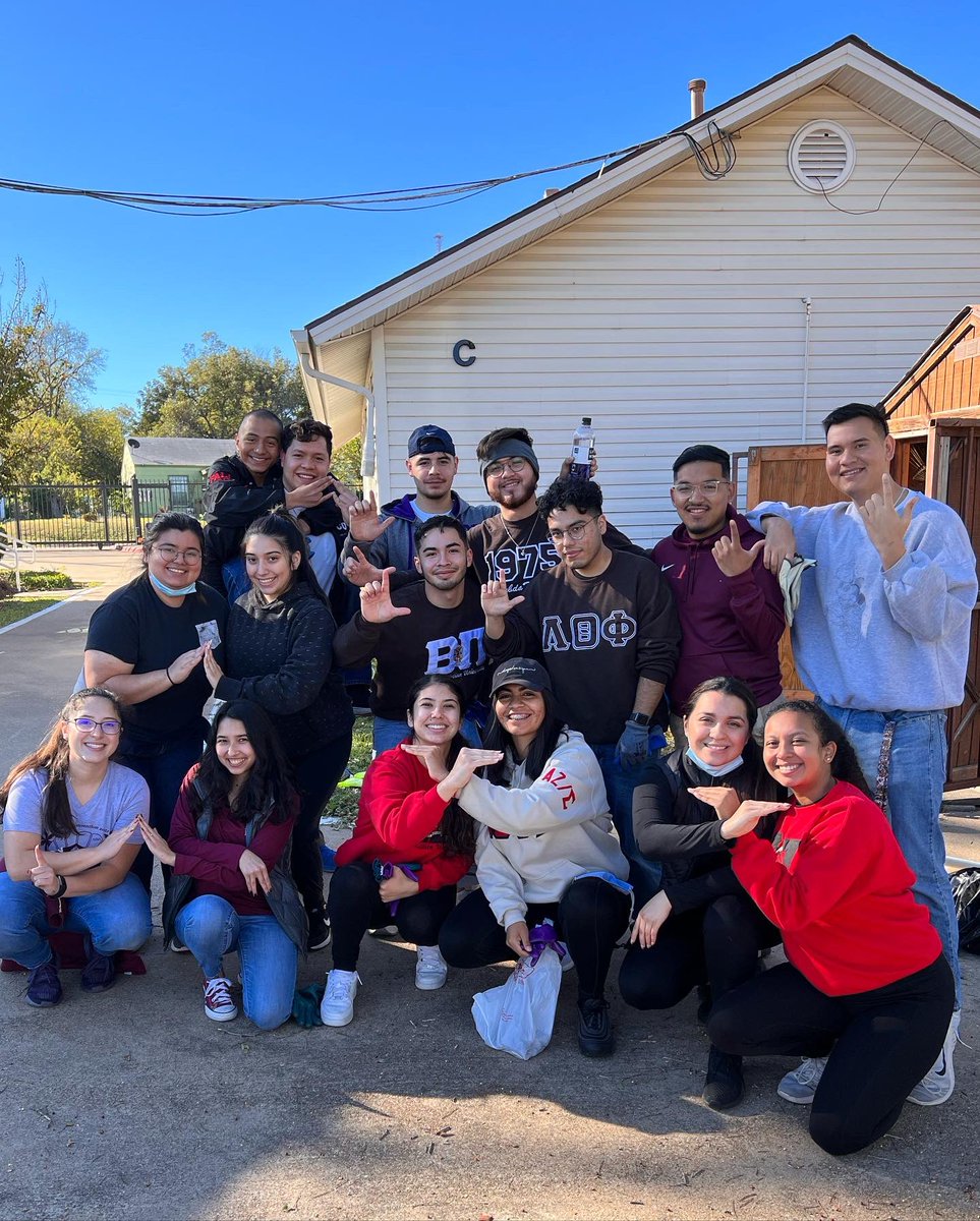 TCU_CUS's tweet photo. Lots of community engagement this weekend! Saturday we served at Hope farm and then participated in a trunk or treat 🎃🤍 https://t.co/1tuLcY2qWC