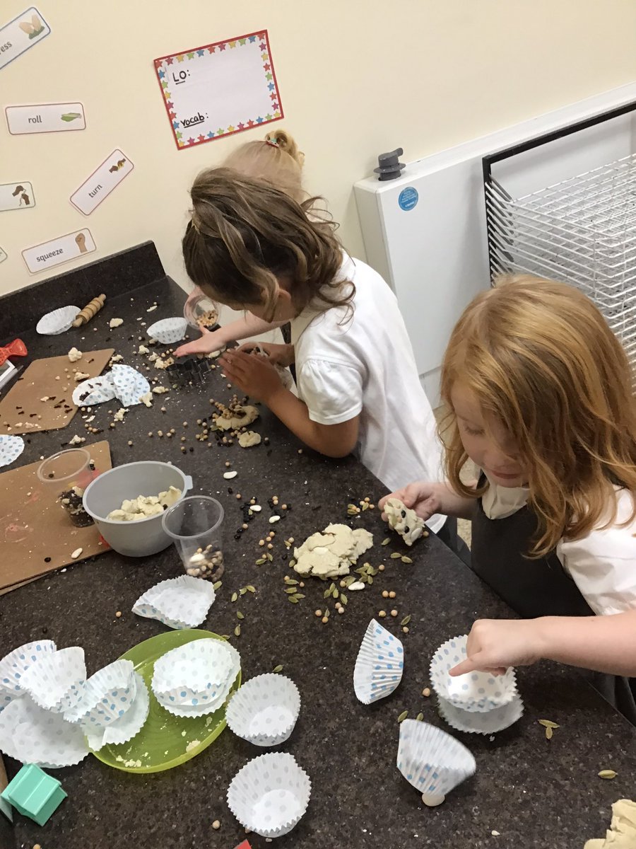 BCastlefields's tweet photo. Today Delph class explored our classroom provision. We made Diwali sweets using play dough and beans, caught stars in the water tray, practiced some yoga positions and played in the home corner. #diwali #eyfs #exploringisfun https://t.co/GeCYU3E5Wj