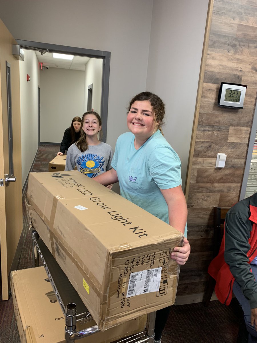 SCMSFCCLA's tweet photo. Our Tower Garden has arrived!!! Thank you RC Soil &amp; Water Conservation! Our students are so excited! #IndoorGardening #TowerToTable #Sustainability @SCMFalcons @Principal_Murry @rucoschools @RuCoCTE @TowerGarden https://t.co/El9lhNoRZf