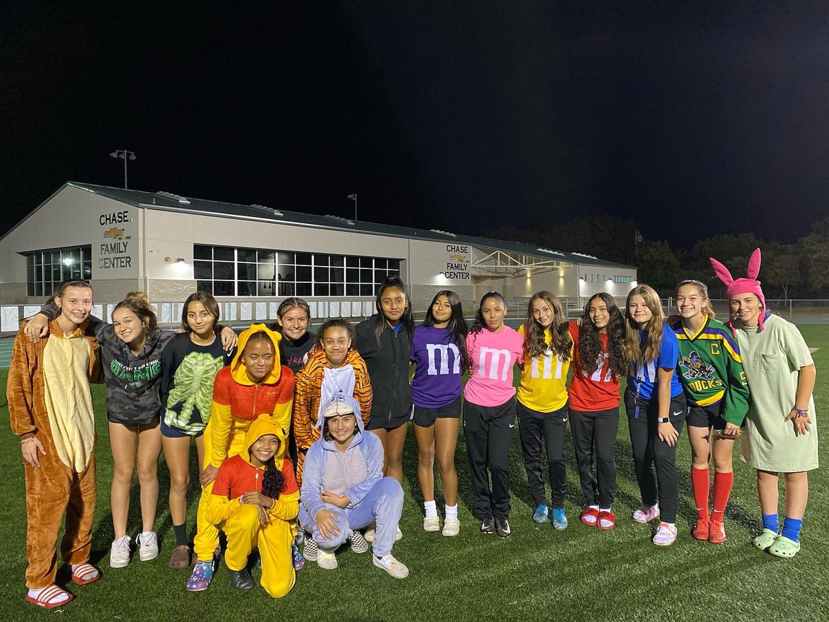 sanjuansouth's tweet photo. Thank you to all of our 2007's for their leadership at our youth Halloween night! We couldn't have done it without your help!👻🐈‍⬛⚽️🎃💙 #sanjuansouth #yeahboiii #BetterTogether https://t.co/t2g5Bf081U