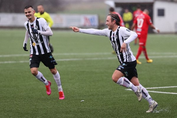 LindomeGif's tweet photo. Stort Stort Grattis @williamkenndal till den Allsvenska platsen! 🙌🏼🦓 https://t.co/68OSqvPwxD