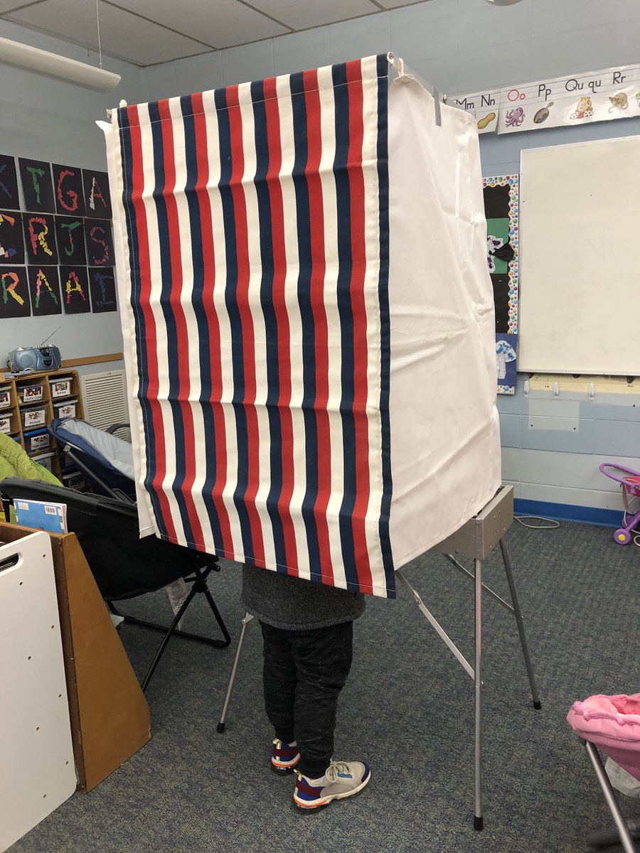 MrsKausch's tweet photo. Today we read Duck for President and my kindergarteners voted. We counted the ballots and graphed the results. Duck won. As he does every year ! https://t.co/zao7Pye41U