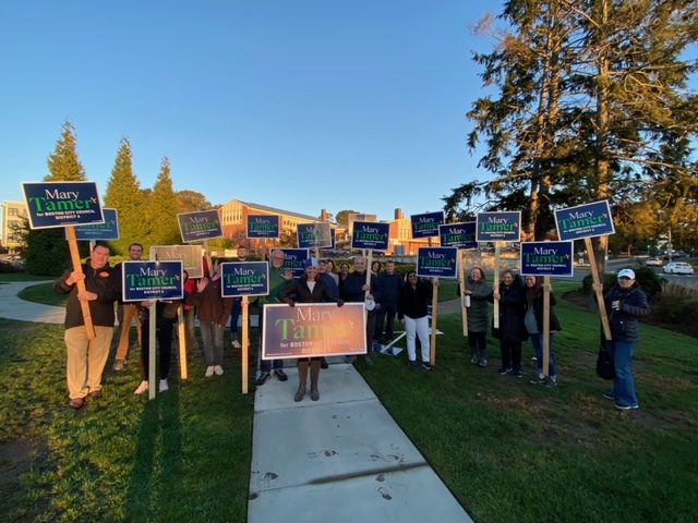 MaryTamerBoston's tweet photo. Another fantastic #GOTV day starting with a #WestRoxbury standout at 7am followed by a few hours speaking with voters (and the dogs who ❤️ them) at Stop & Shop in #JamaicaPlain then connecting with #TeamTamer supporters in #MissionHill. One more day! #bospoli #LetsGo #vote https://t.co/XSQthvkLwM