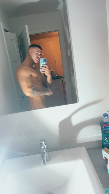 Flexing for you 👀💪 https://t.co/T9nAhgR6yn<a href="/tag/selfie"class="tags"><span>#selfie</span></a><a href="/tag/gym"class="tags"><span>#gym</span></a><a href="/tag/model"class="tags"><span>#model</span></a><a href="/tag/fitness"class="tags"><span>#fitness</span></a><a href="/tag/cute"class="tags"><span>#cute</span></a><a href="/tag/instalike"class="tags"><span>#instalike</span></a>