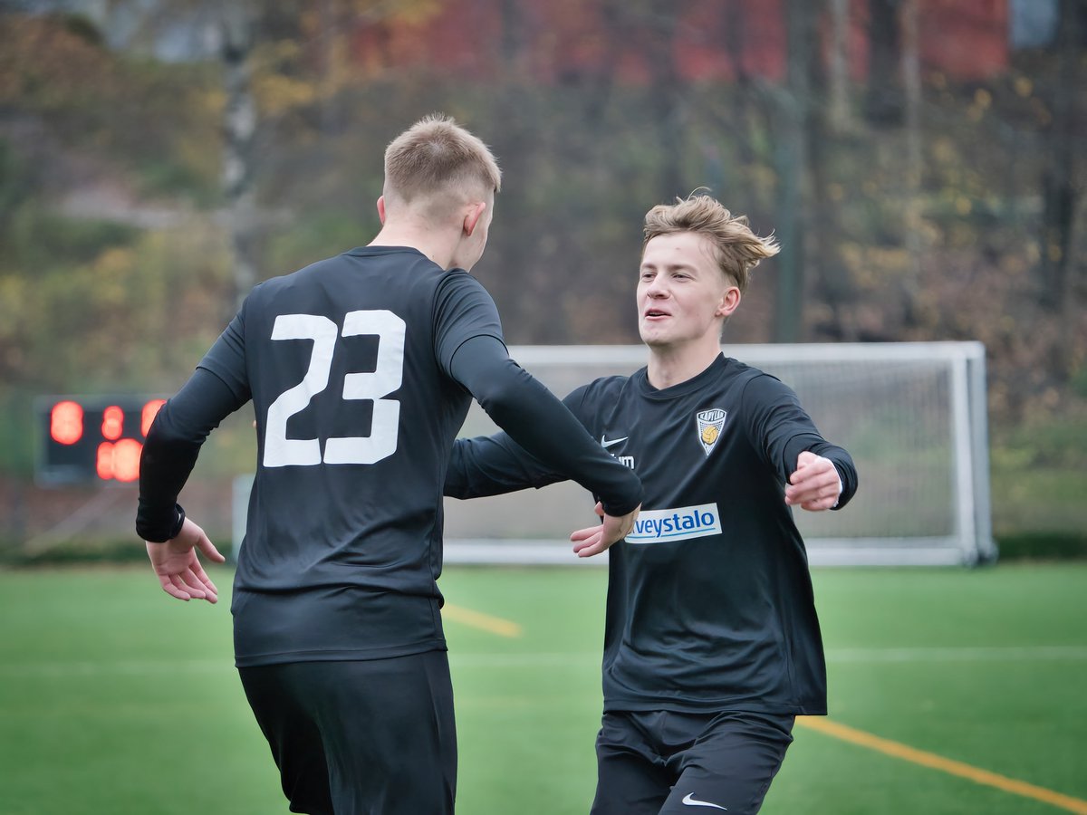 kapylanpallo's tweet photo. Komea viiden pelaajan KäPa edustus mukaan U18-maajoukkueen Liettua otteluihin!

https://t.co/6xVqQDY7p1 https://t.co/UXHQkQduxB
