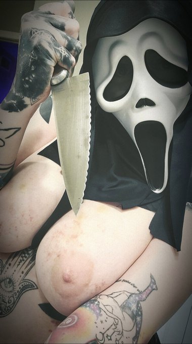 What's your favorite scary movie? https://t.co/5Cf6sRyGTe<a href="/tag/mvsales"class="tags"><span>#mvsales</span></a>