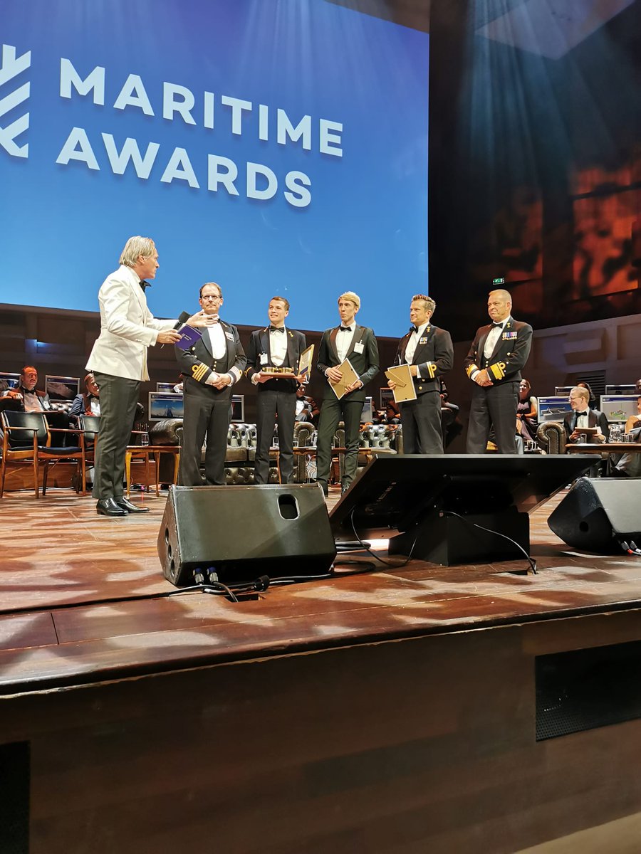 De RNLN Van Hengel-Spengler Award is gewonnen door Noah Stam! 🏆

Noah heeft simulatiemodellen ontwikkeld waarmee een raketafweersysteem test nauwkeurig nagebootst kan worden.  ​

#maritimeawards
<a href="/Defensie/">Ministerie van Defensie</a> <a href="/kon_marine/">Koninklijke Marine</a>